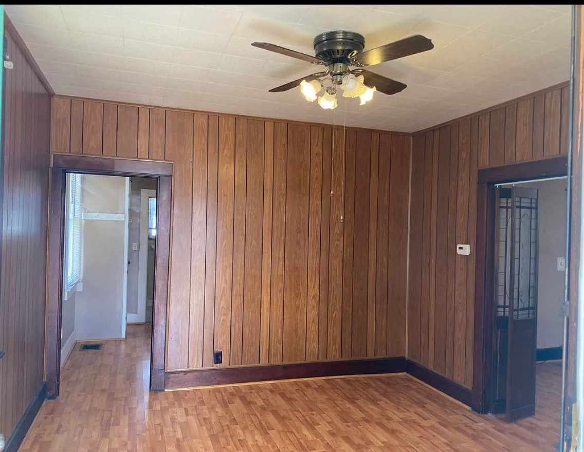 Building Photo - 710 Reis Ave