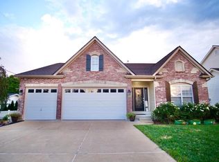 4901 Auburn Trace Ct, Saint Louis, MO 63128