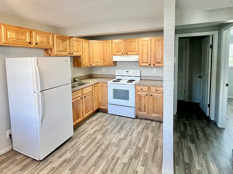 2211 N 400 E #3 — Photo 1