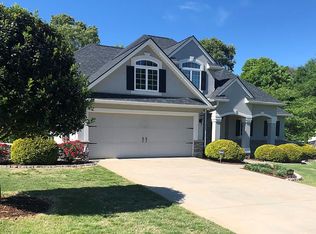 71 Orchard View Dr, Royston, GA 30662