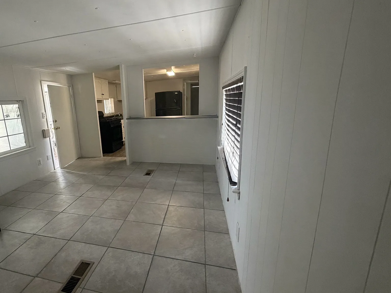 3 bed, 1.5 bath, $2,000 — Photo 2