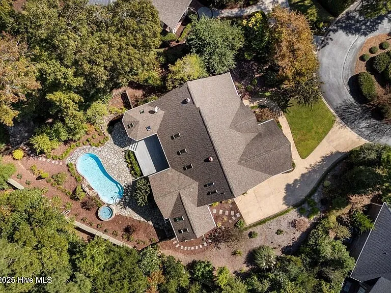 8825 Sawmill Creek Ln — Photo 24
