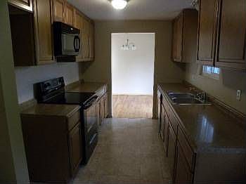 4th image of 16727 58th Pl W