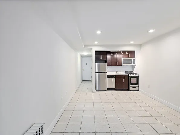 367 W 48th St #Bf, New York, NY 10036