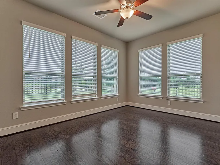 20911 Velvet Wing Dr — Photo 33