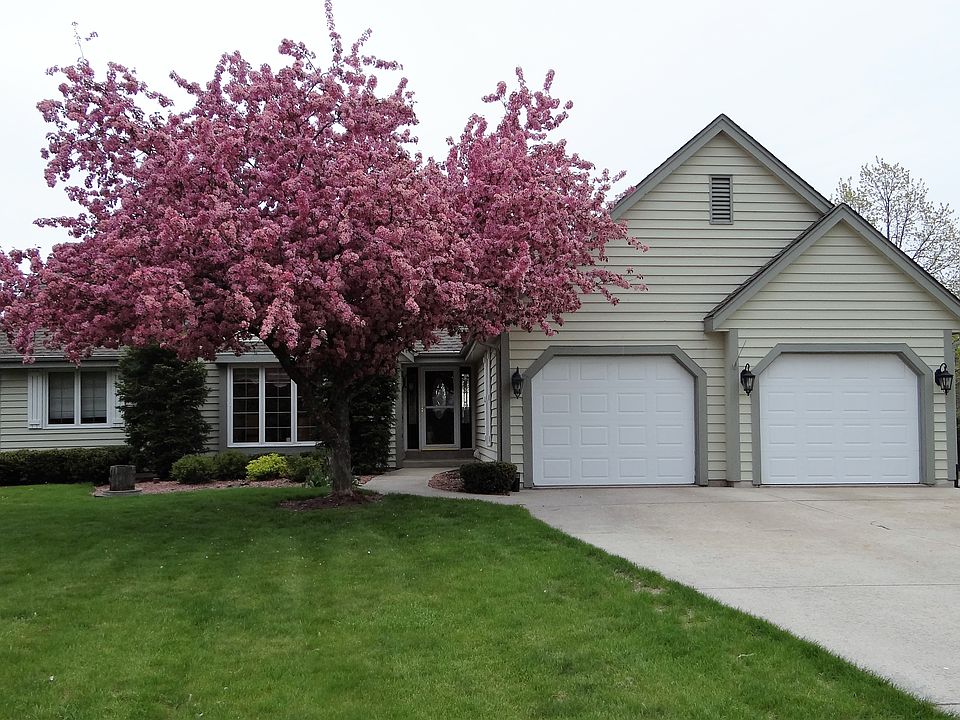 1st image of 4382 Bramble Wood Dr