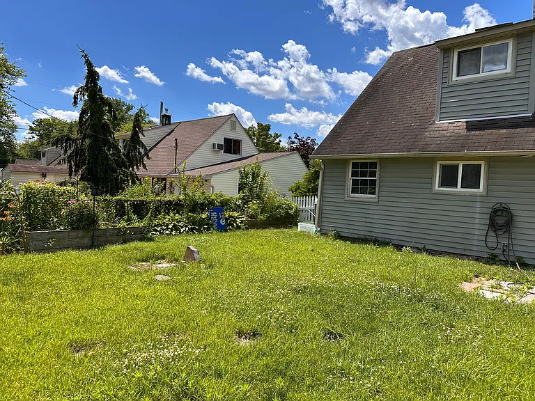 127 Hedge Rd — Photo 13