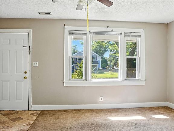 5th image of 1305 Hoover Ave