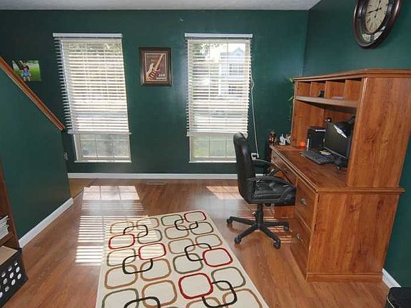 5th image of 320 Springwood Ln