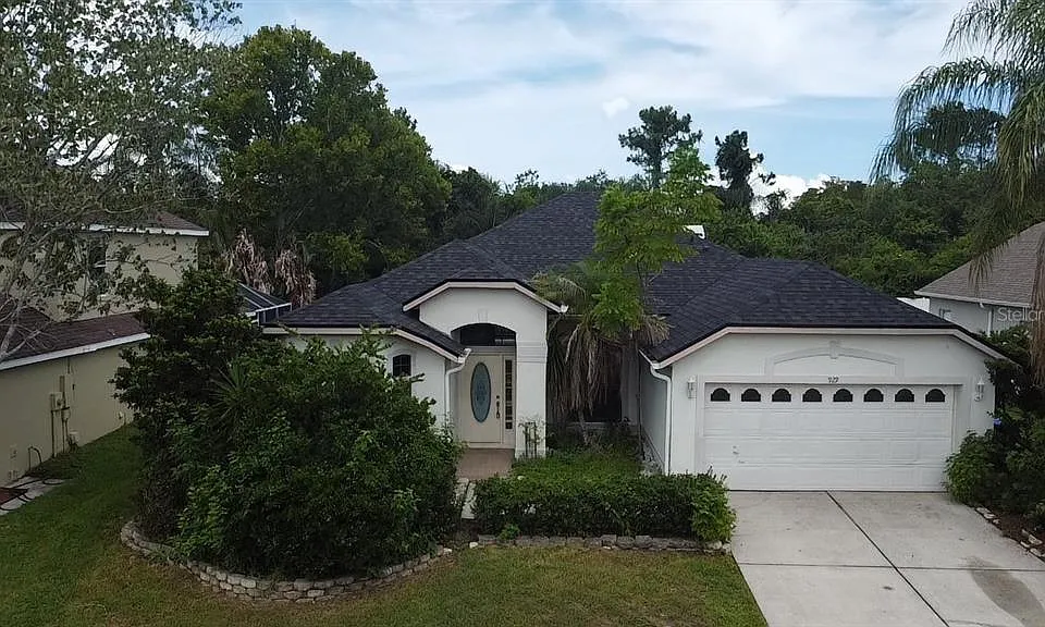 929 Rosinia Ct