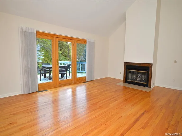 35 Homestead Rd — Photo 9