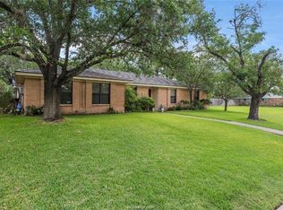 3503 Oak Ridge Dr, Bryan, TX 77802