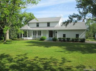 5426 Powers Rd, Orchard Park, NY 14127