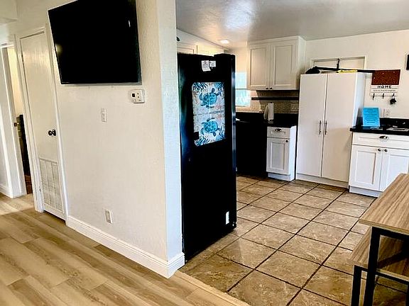 5th image of 818 S Emerald Dr