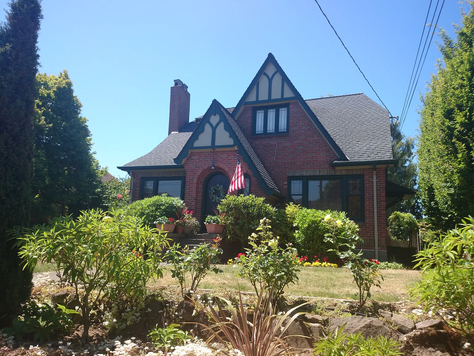 2925 28th Ave W photo 1