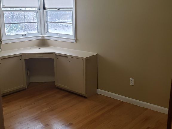 5th image of 14001 Winchester Ave