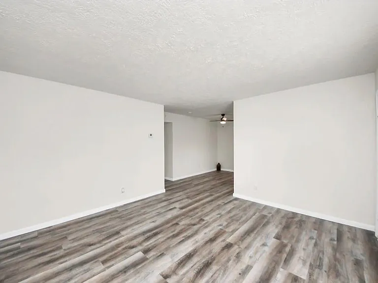 2110 Melbourne St #12 — Photo 3