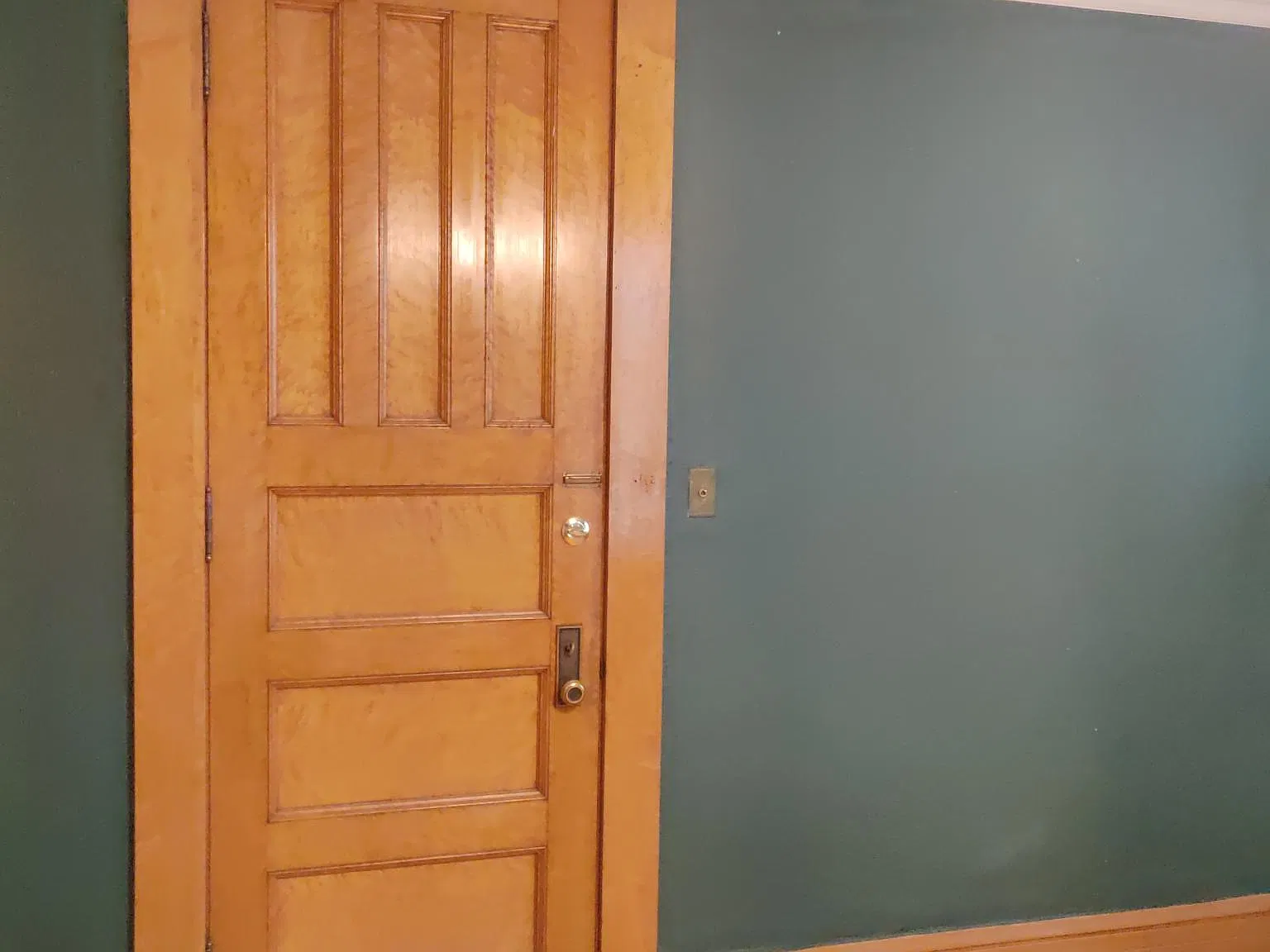 2 bed, 850 sqft, $1,750 — Photo 2