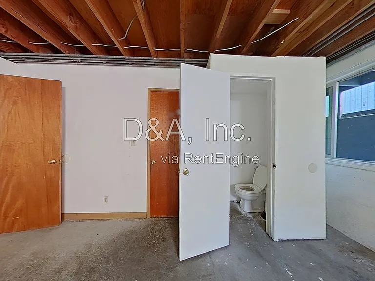 731 NW 15th St — Photo 10