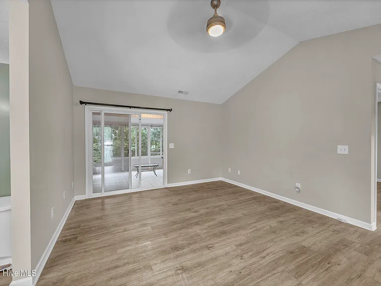 10035 Burning Bush Ridge Ct — Photo 4