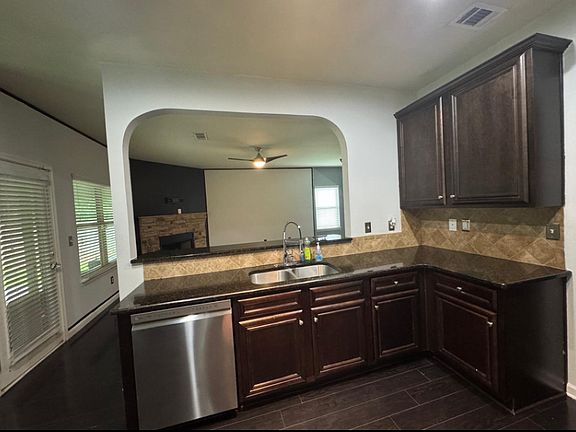 5th image of 1592 Pressley Ln #1