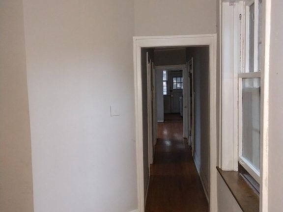 3rd image of 1331 W Fargo Ave APT 1S