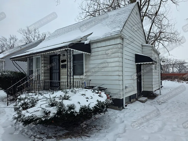 1139 S Bassett St — Photo 2