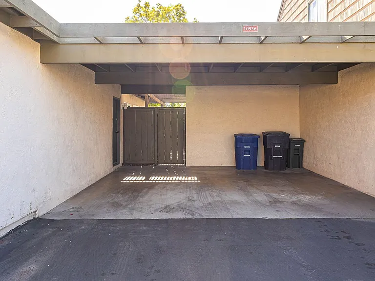 10536 Greenford Dr — Photo 20