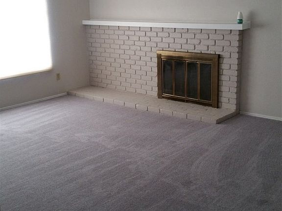 3rd image of 935 Blackwood Dr