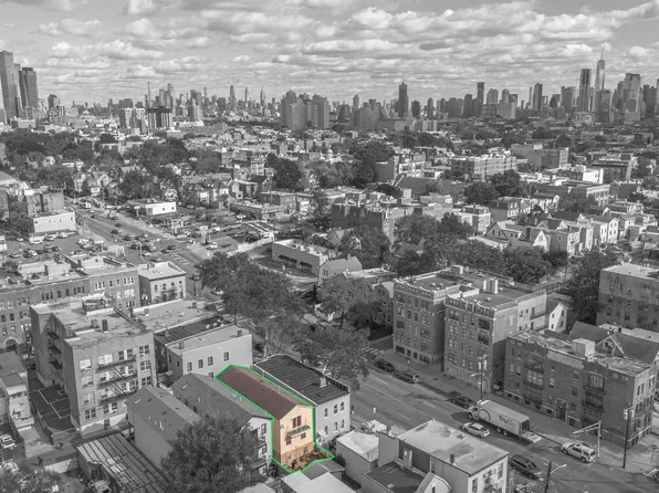 83 Oxford Avenue image 23 of 24