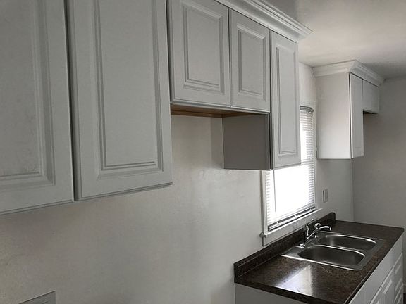 4th image of 810 N Princeton Ave