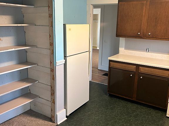 5th image of 112 Myrtle St