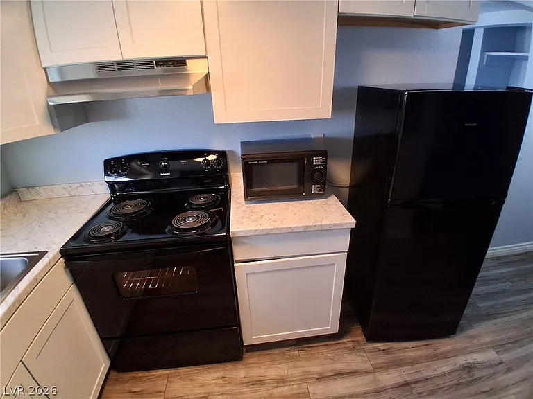 510 McKellar Cir #1 — Photo 3