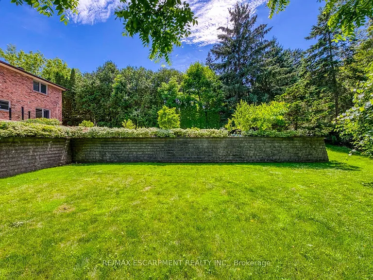 1251 Lakeshore Rd E — Photo 44