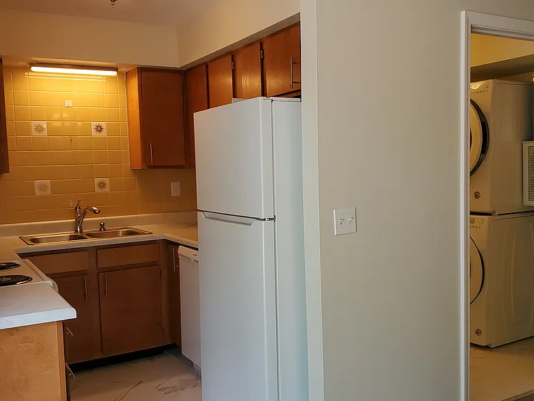 147 Village Dr #2 — Photo 5