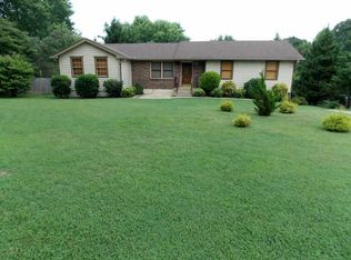 2211 Lynwood Dr, Greenbrier, TN 37073