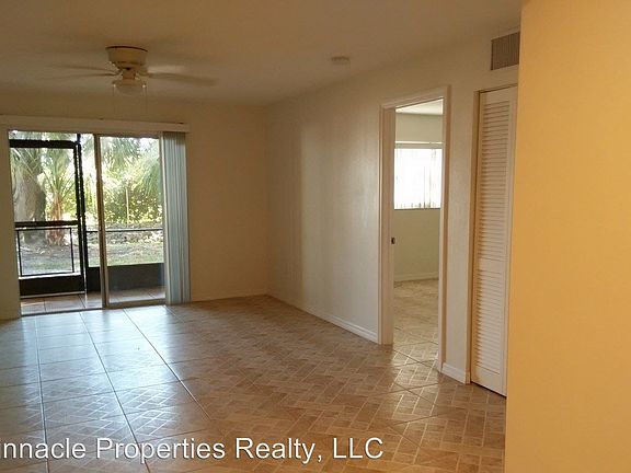 2nd image of 5503 Fountain Lake Cir APT A104
