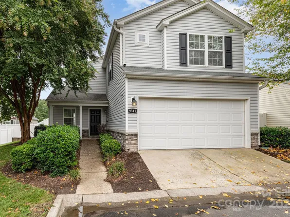 9341 Meadowmont View Dr, Charlotte, NC 28269