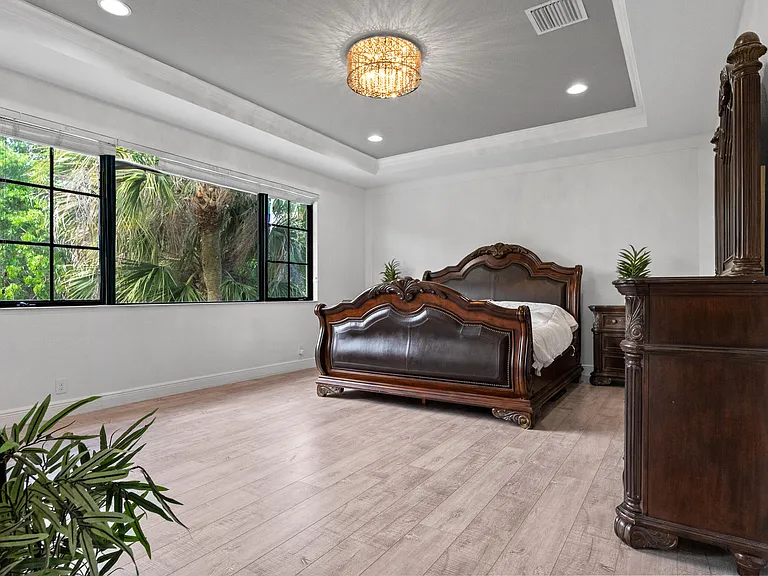9521 Eden Mnr — Photo 86