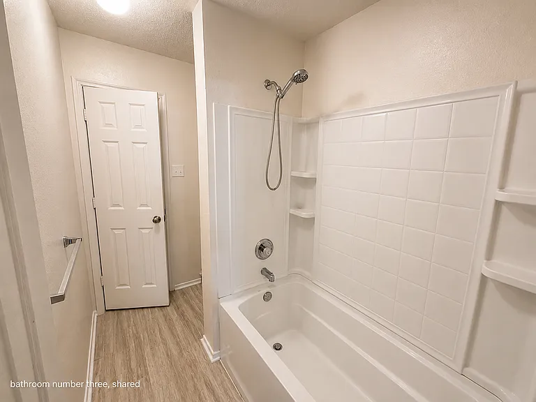 511 Travis Ranch Trl — Photo 28