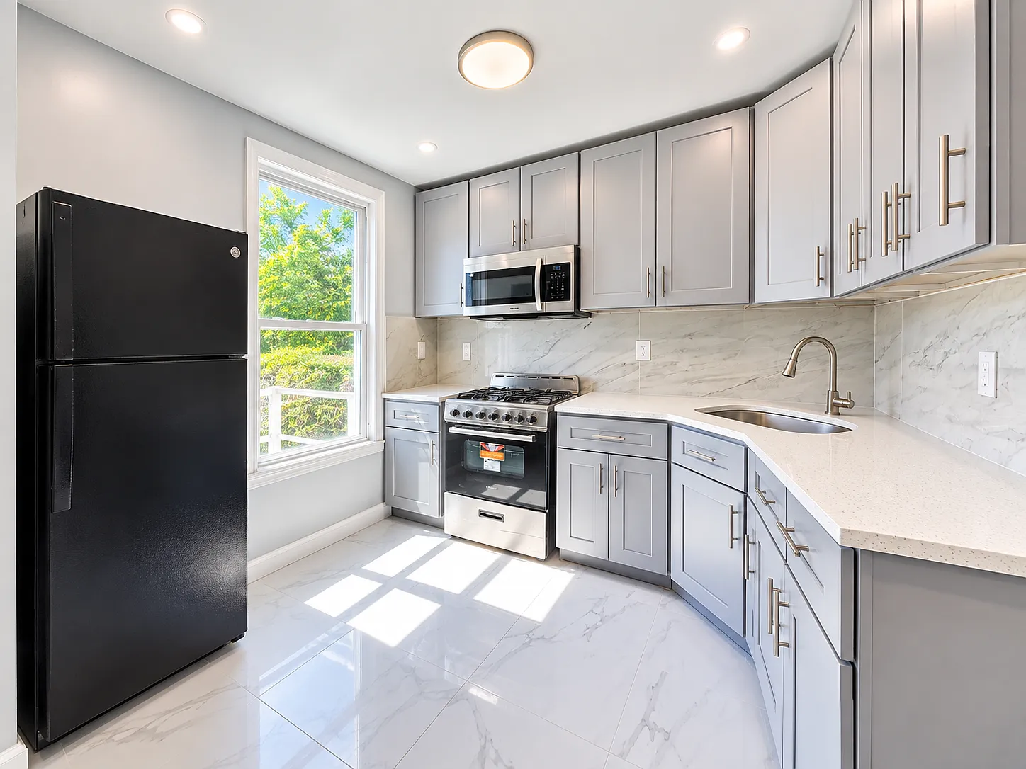17008 Liberty Ave — Photo 4