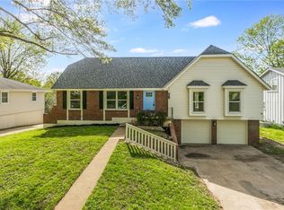 1017 SW 19th St, Blue Springs, MO 64015