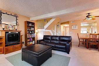 Living Room :: 6 Park Crest