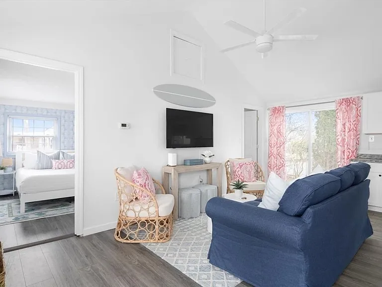 30 Roosevelt Rd #1 — Photo 10
