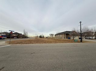 567 E Lakeview Pl, Chestermere, AB T1X0A3