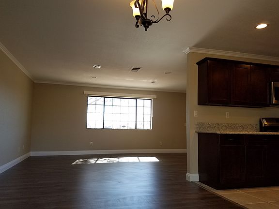 5th image of 8531 Oleander Ave
