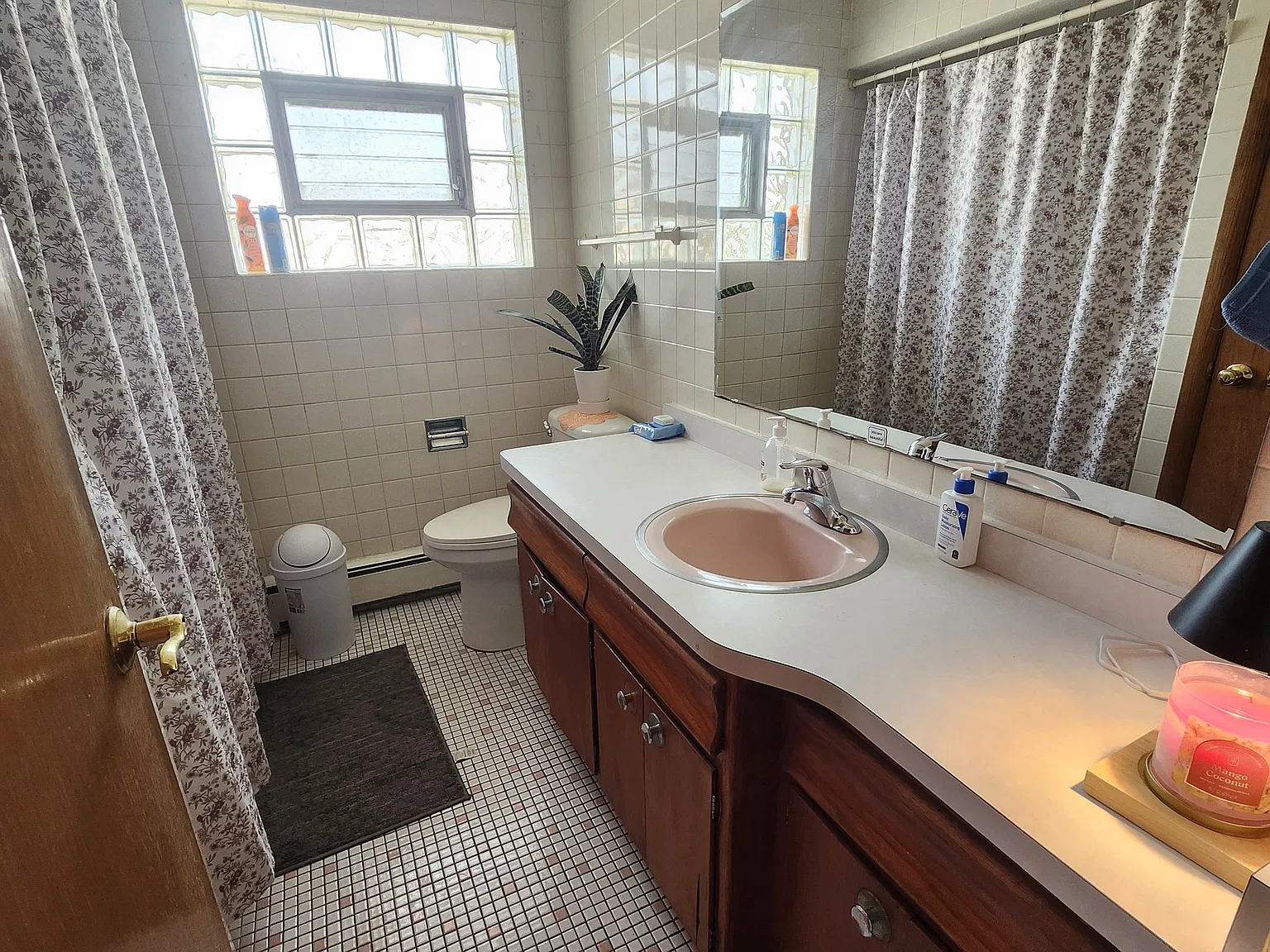3 bed, 1300 sqft, $1,600 — Photo 4