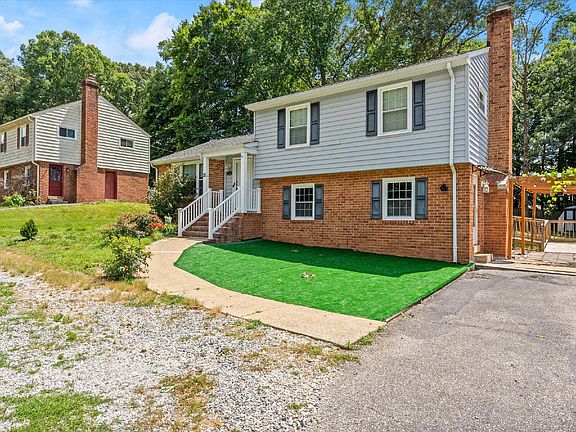3rd image of 2220 Lauderdale Dr