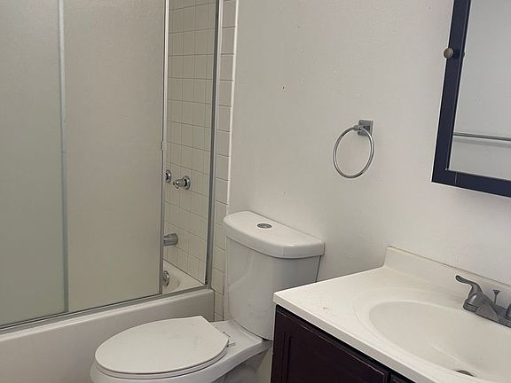 4th image of 166 Michael Dr APT 3