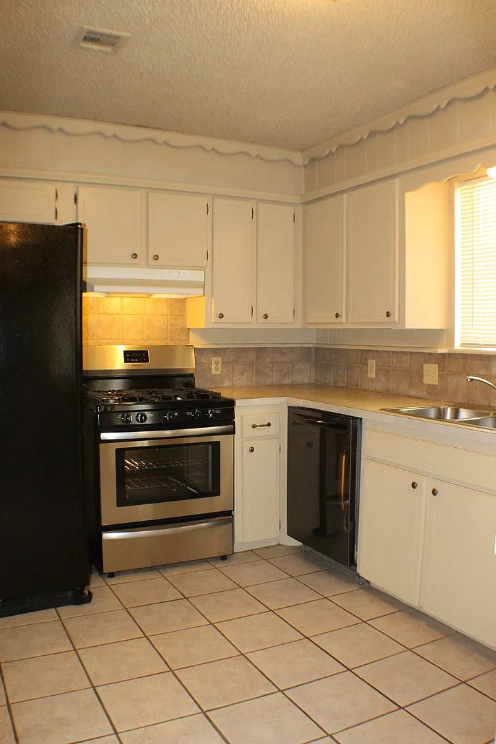 Coming soon 3 Bedroom in Broken Arrow! — Photo 3